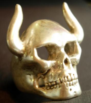 Large Horned Skull Ring-Gold - Click Image to Close